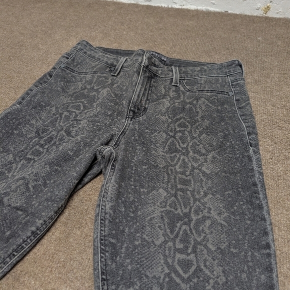 LEVEL 99 (Size 31) Diamond Back Snakeskin Gray Jeans Jeggings - Picture 5 of 12